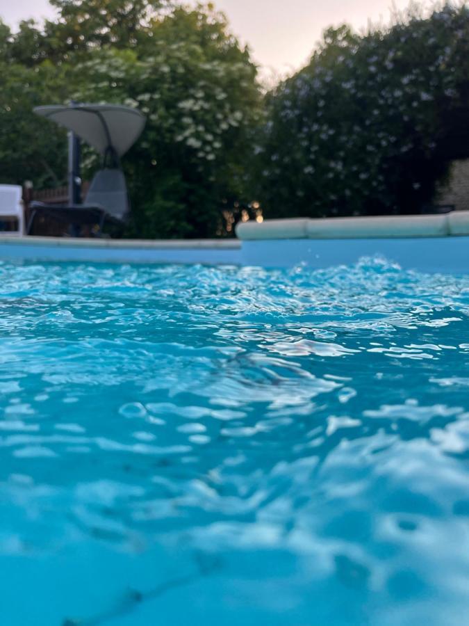 La Colline De Tilleul - Les Deux Puits - Cosy Cottage With Swimming Pool Near Aubeterre Saint-Romain  外观 照片