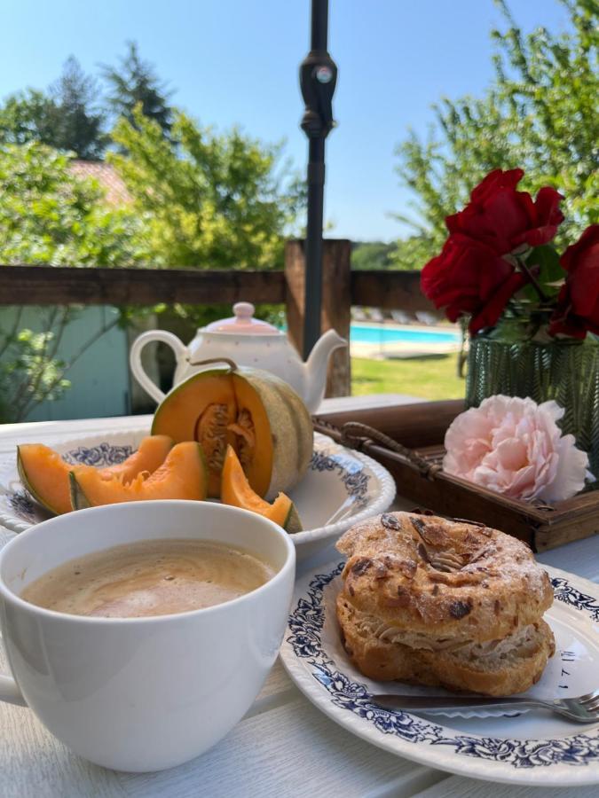 La Colline De Tilleul - Les Deux Puits - Cosy Cottage With Swimming Pool Near Aubeterre Saint-Romain  外观 照片